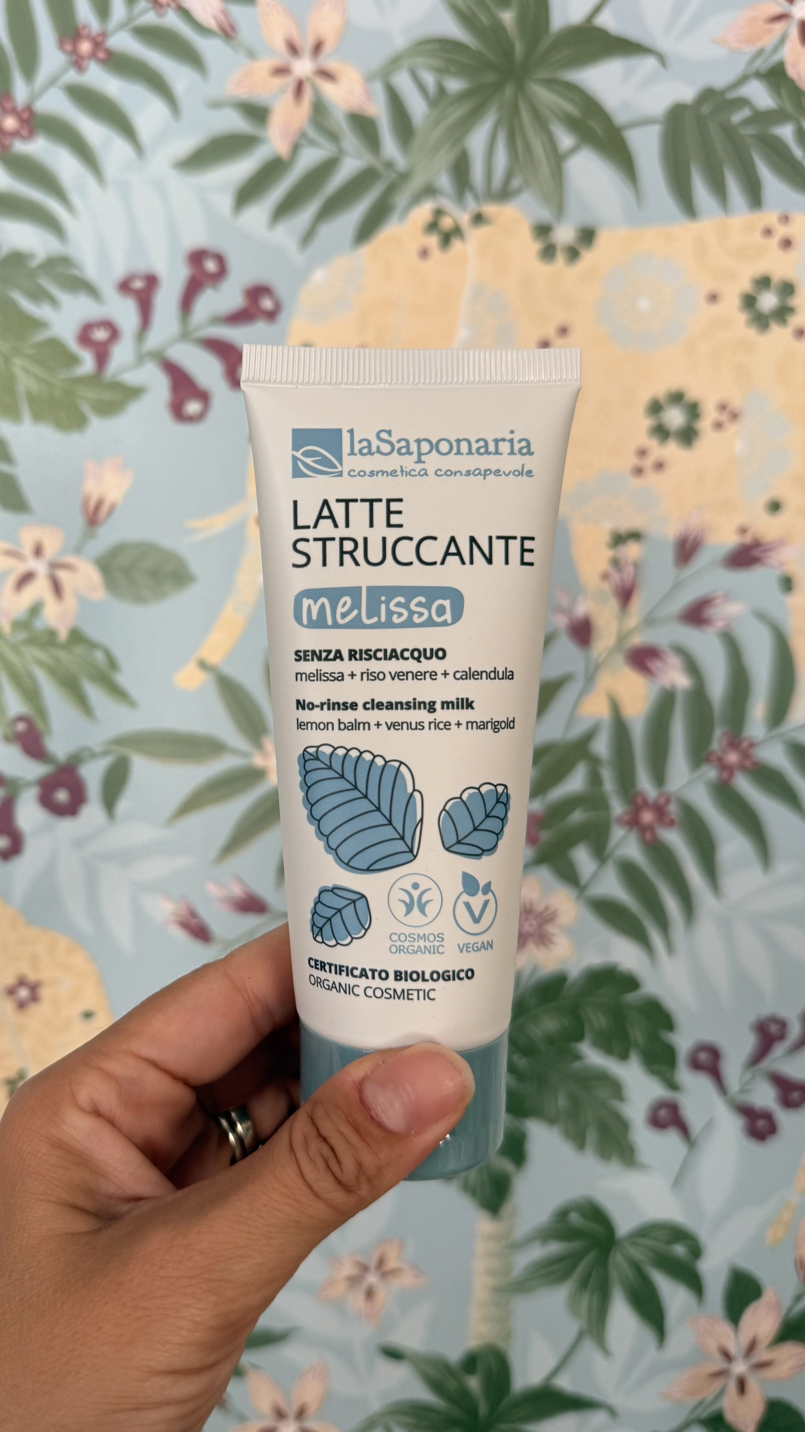 Latte struccante