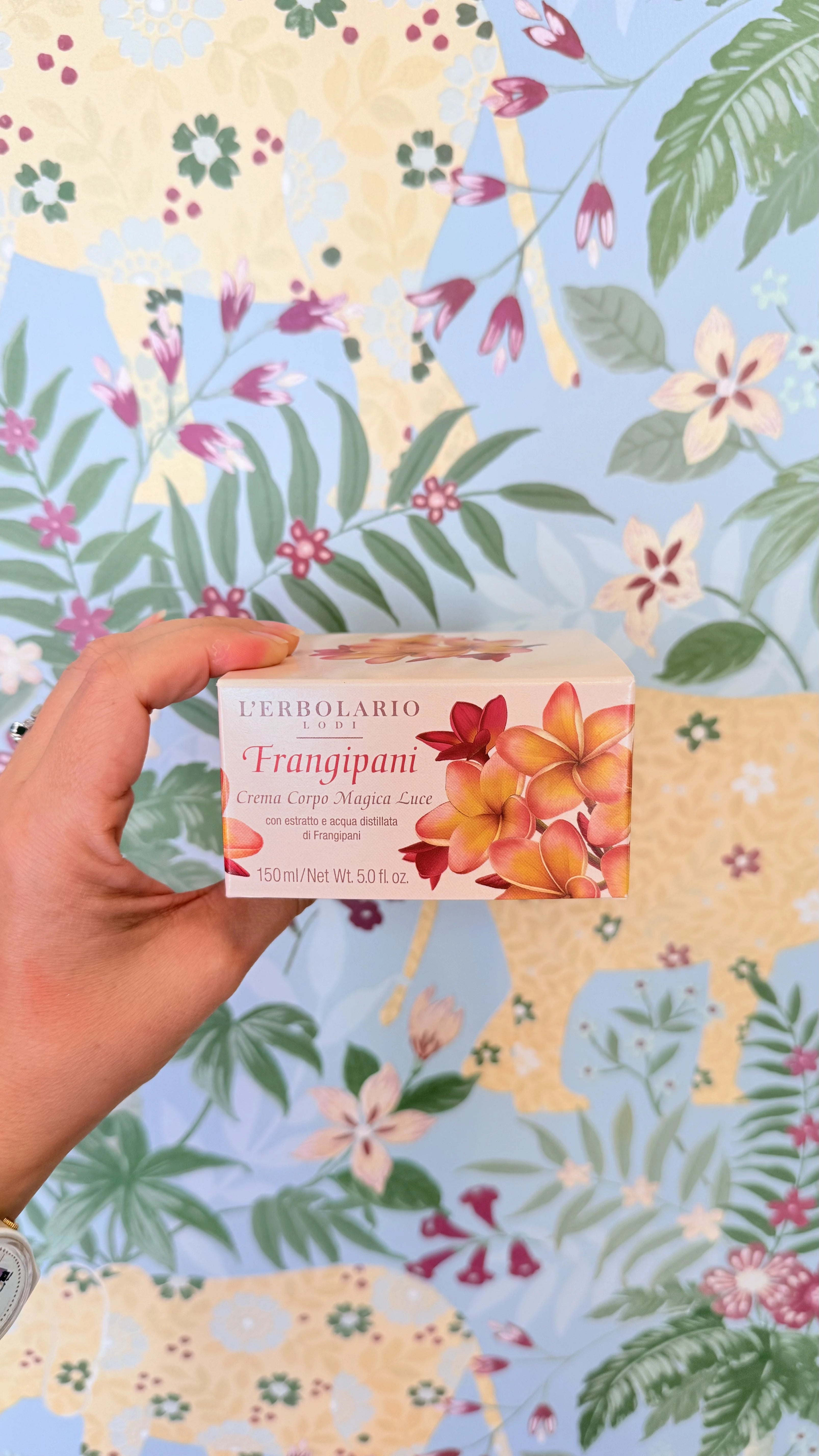 Crema illuminante Frangipani