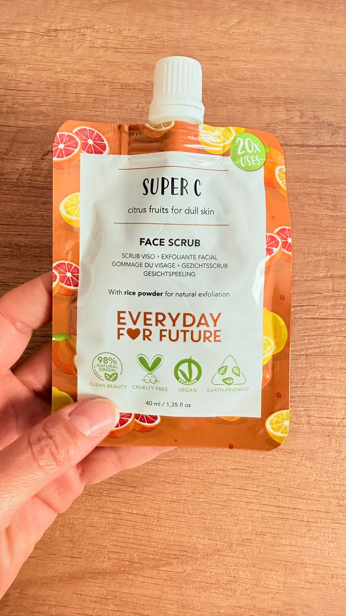 Scrub viso vitamina C