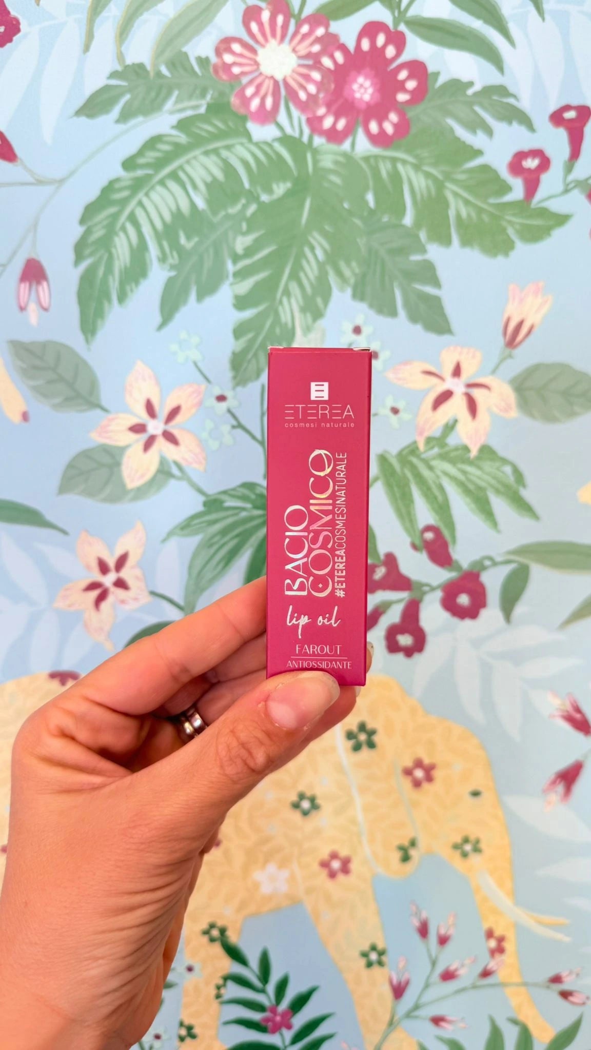 Bacio Cosmico Farout Lip Oil